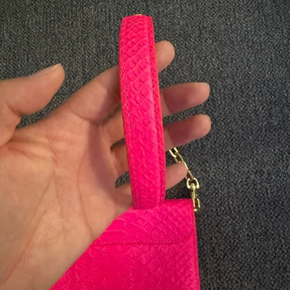 Tory Burch Hot Pink Crossbody Reptile Bag with Gold Chain - Picture 6 of 13